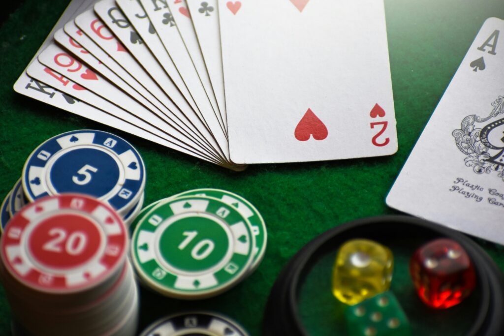 Poker 1-Day real cash game table with players