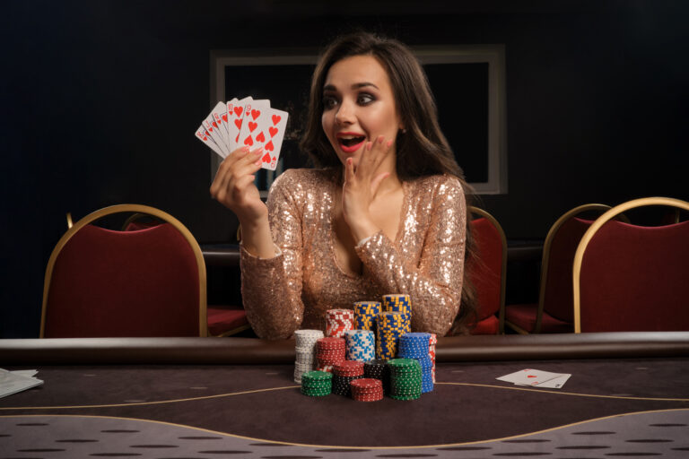 Real players competing in Muflis Teenpatti real cash game