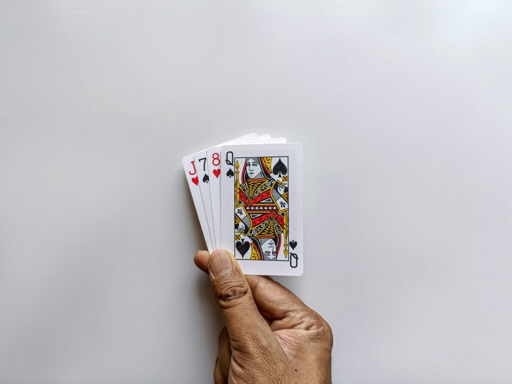 Hilo card game online