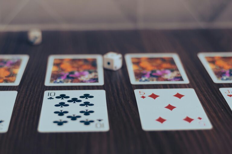 Queen Race game strategy interface on mobile